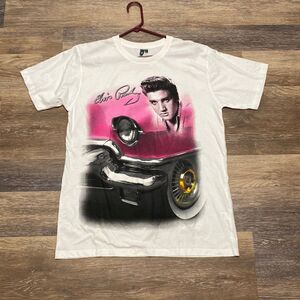 E313 NWOT Graceland Elvis Presley T-shirt Sz. L